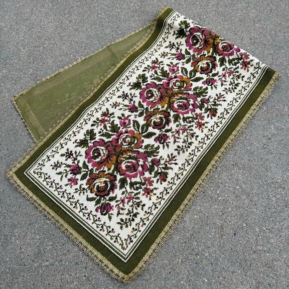 Vintage 60s Amrose Art Linens Green Pink Rectangular Table Runner Dresser Scarf - Picture 1 of 7